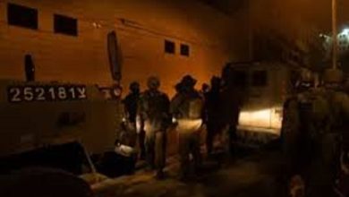 بالفيديو | شرطة الاحتلال تقتحم كنيسًا يهوديًا مناهضًا للصهيونية في القدس المحتلة وتعتدي عليهم بالضرب اثناء تنفيذهم حملة اعتقالات واسعة