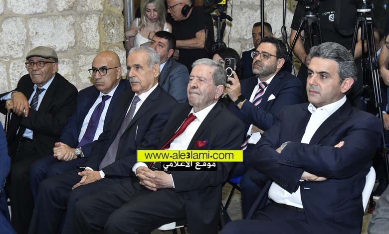 الحضور تكريم الدكتور نبيل خليفة