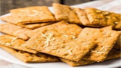طريقة عمل كراكرز جبن البارميزان كيتو