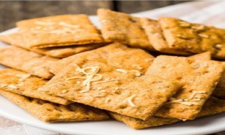 طريقة عمل كراكرز جبن البارميزان كيتو