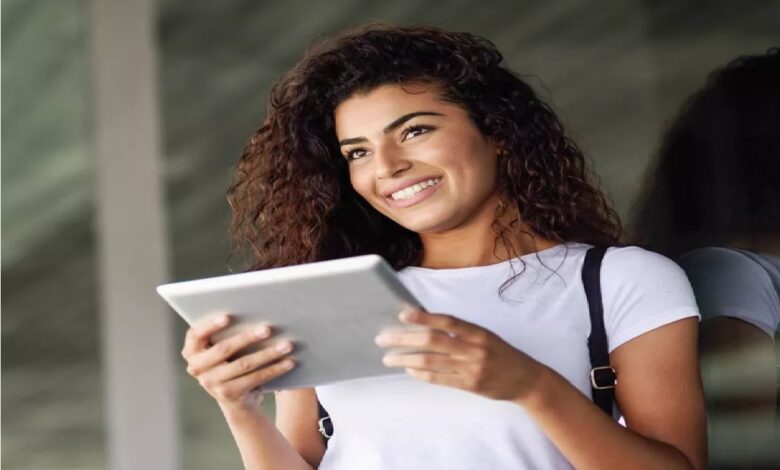 مراقبة الأباء لخصوصيات المراهق ..بين الصواب والخطأ
