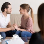 نصائح للشباب والشابات حول كيفية اتخاذ قرار الزواج بثقة .