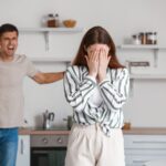 خطوات ذكية للتعامل مع الزوج سريع الغضب من دون صدام