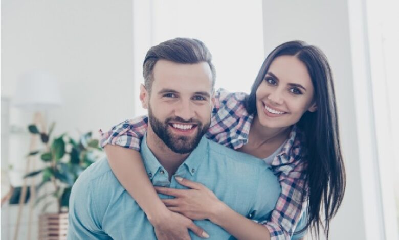 كيف تجعلين شريك حياتك يشعر أنه مميز دائما