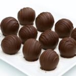 طريقة تحضير كرات الكيك بالشوكولاتة