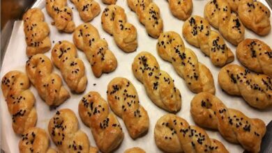 طريقة تحضير كعك مالح بحبة البركة ..