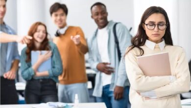 علامات عدم الثقة بالنفس عند المرأة ..