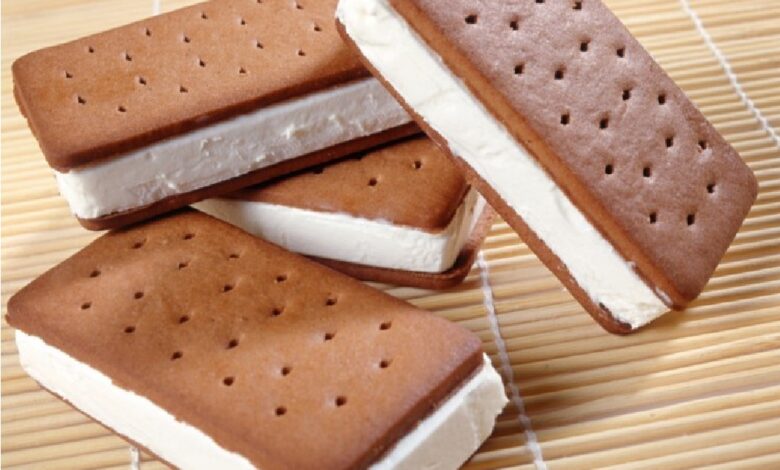 طريقة تحضير آيس كريم ساندوتش