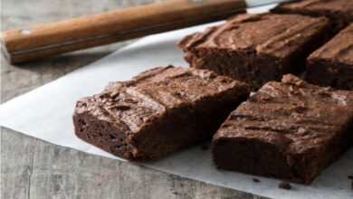 طريقة تحضير براونيز بثلاث مكونات فقط