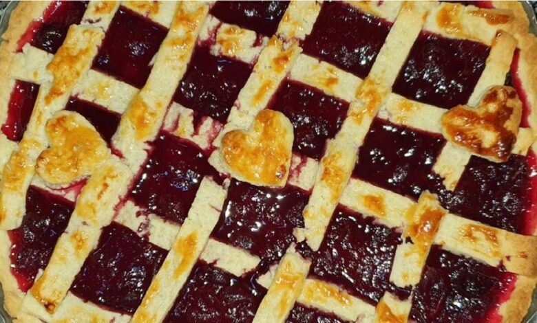 طريقة تحضير تارت توت بري بمربى روزماري وبسكويت الشوفان