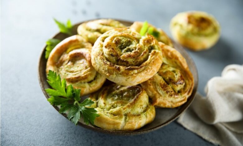 طريقة تحضير سينابون الجبنة والزعتر والزيتون ..