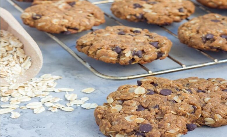 طريقة تحضير كوكيز الشوفان بالشوكولاتة البيضاء .