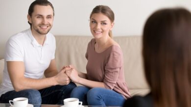 عبارات عن دعم الزوج لزوجته ... كلمات تمنحها القوة والثقة