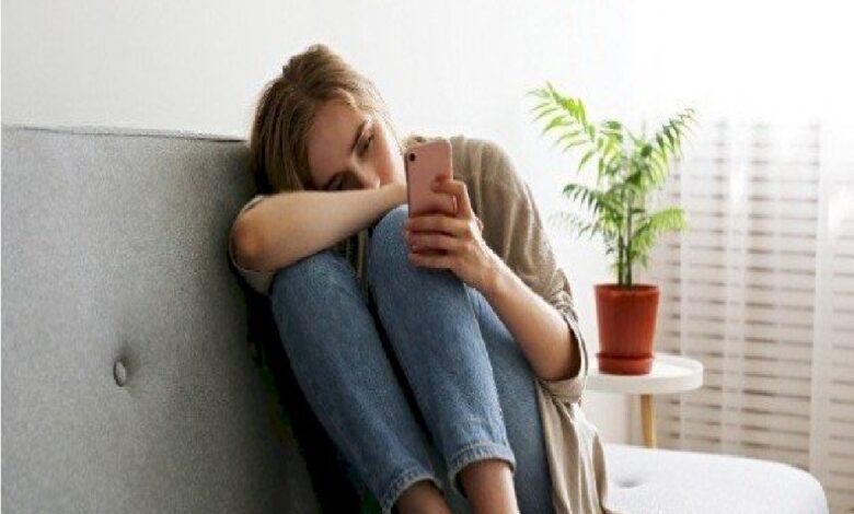 لماذا نشعر بالحزن فجأة ومن دون سبب ؟