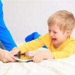 الطفل العنيد مشكلة كيف يتم حلها؟