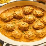 طريقة تحضير كرات الدجاج بالكمثري والزعتر في صوص الزبدة