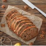 طريقة تحضير كيكة العسل بحشوة الموز المكرمل