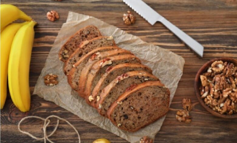 طريقة تحضير كيكة العسل بحشوة الموز المكرمل