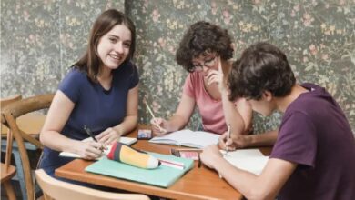 لماذا يشعر الشباب اليوم بالوحدة رغم كثرة الأصدقاء ؟