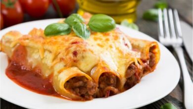 طريقة تحضير كانيلوني باللحم المفروم وصلصة الطماطم