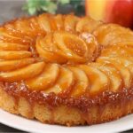 طريقة تحضير كيك الموز بالتفاح مع صوص الكراميل