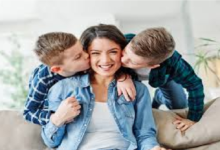 كيف أتعامل مع المراهقين بذكاء ؟ في عالم تحكمه التكنولوجيا