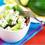 طريقة تحضير سلطة الأفوكادو مع جبنة الفيتا للرجيم