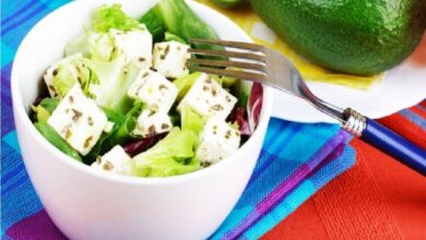 طريقة تحضير سلطة الأفوكادو مع جبنة الفيتا للرجيم