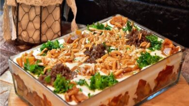 طريقة تحضير فتة الدجاج مع شرائح الباذنجان