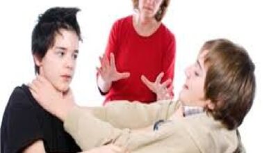 كيف تتعاملين لفض الشجار بين أطفالك ؟