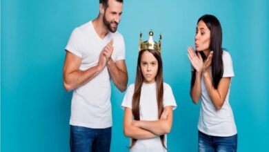 ما الفرق بين الطفل الحساس والطفل المدلل وطرق التعامل مع كل منهما ؟