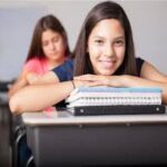 ماذا يحدث في سن المراهقة ؟ وكيفية التعامل مع طفلك