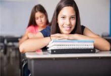 ماذا يحدث في سن المراهقة ؟ وكيفية التعامل مع طفلك