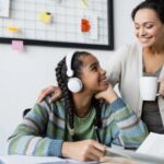 دور الحوار والإنصات في تعزيز العلاقة بين الطفل ووالديه ... نتحائحه مبهرة