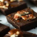 طريقة تحضير براونيز بيكان بالكراميل