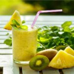 طريقة تحضير سموثي الكيوي والأناناس