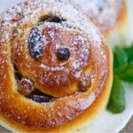 طريقة تحضير سينابون القرفة بالزبيب