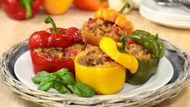 طريقة تحضير فلفل رومي محشي بالأرز واللحمة المفرومة