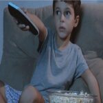 كيف يؤثر التلفاز على سلوك الطفل وإليك أهم البدائل