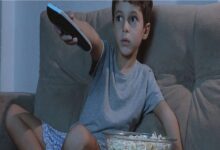 كيف يؤثر التلفاز على سلوك الطفل وإليك أهم البدائل