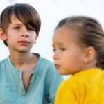 كيف يختلف مرض التوحد من طفل لآخر ؟