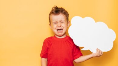 كيف تؤثر أخطاء الأباء في التربية على ثقة الأبناء بأنفسهم