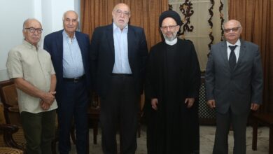 العلامة فضل الله و العميد مصطفى حمدان